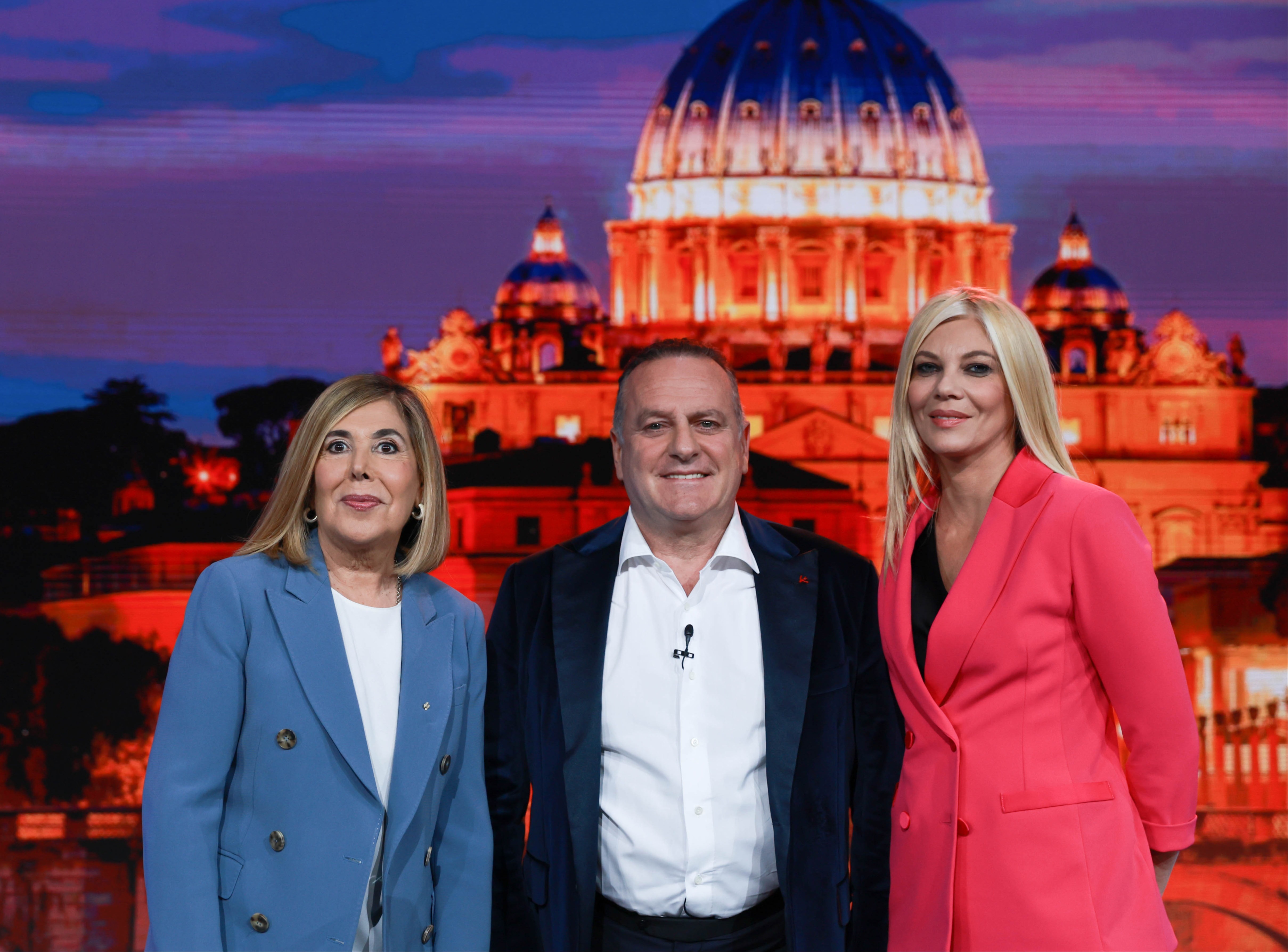 Venerdì 10 Maggio - Rai2, dopo-Mezzanotte - con Eleonora Daniele, Lina Sastri, Dayane Mello, Enzo Gragnaniello e altri ospiti nella Decima puntata di 